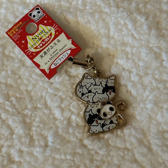 Tokyo Keychain Cat Charm - Picture 1 of 2